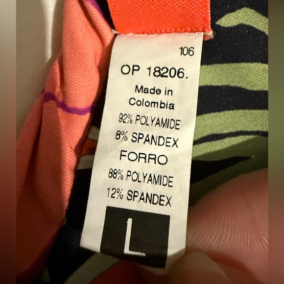 Maaji Reversible Bikini Set with Vibrant Tropical pattern - Picture 6 of 7